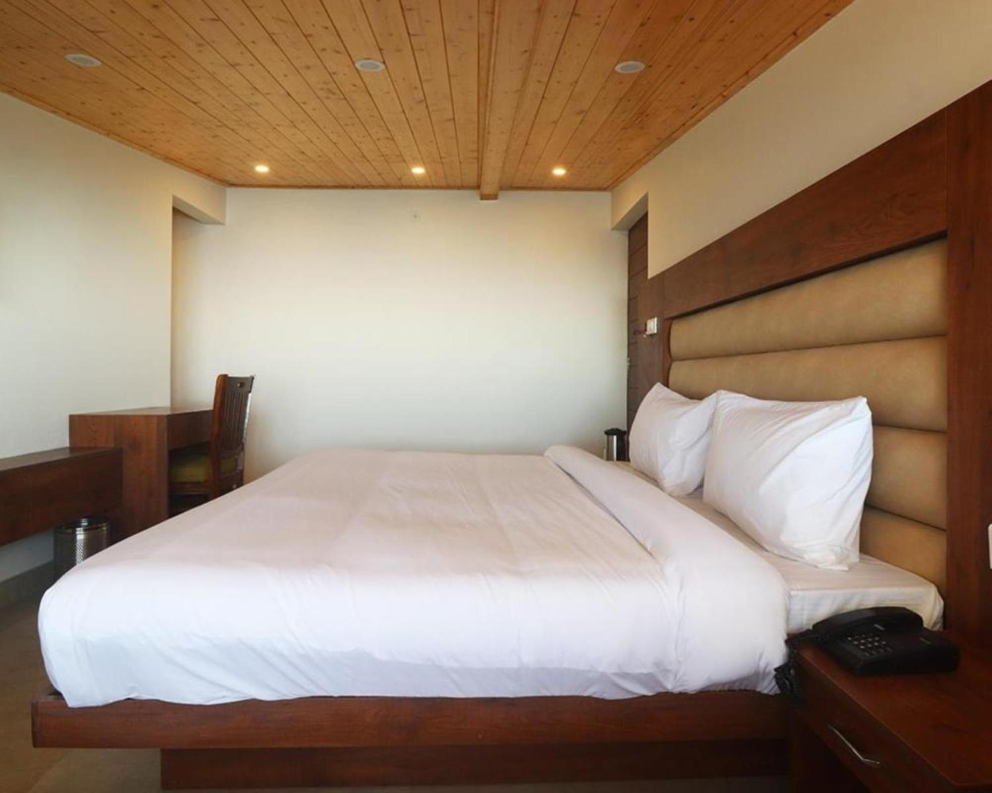 Hotel Mussoorie Heights Дехрадун Экстерьер фото